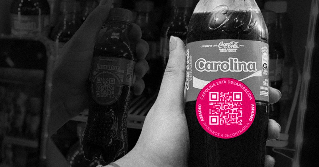 В Еквадорі використовують пляшки Coca-Cola, щоб розповісти про зниклих людей