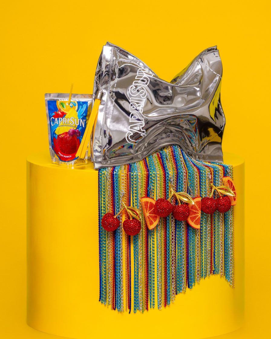 Фото: Capri Sun представила сумку у колаборації з Christian Siriano на Нью-йоркському тижні моди