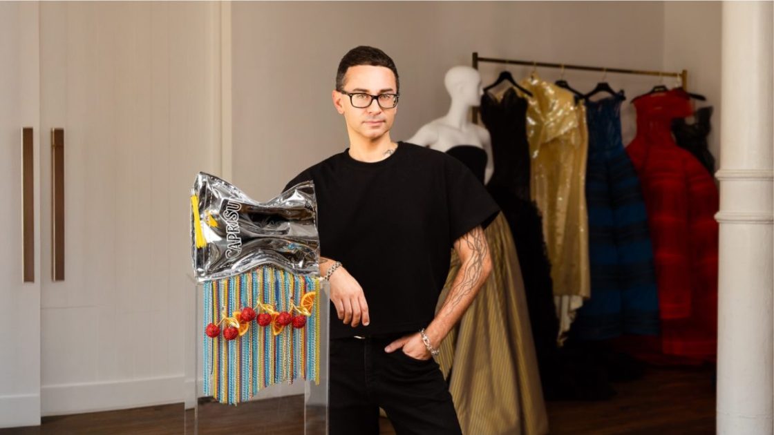 Фото: Capri Sun представила сумку у колаборації з Christian Siriano на Нью-йоркському тижні моди