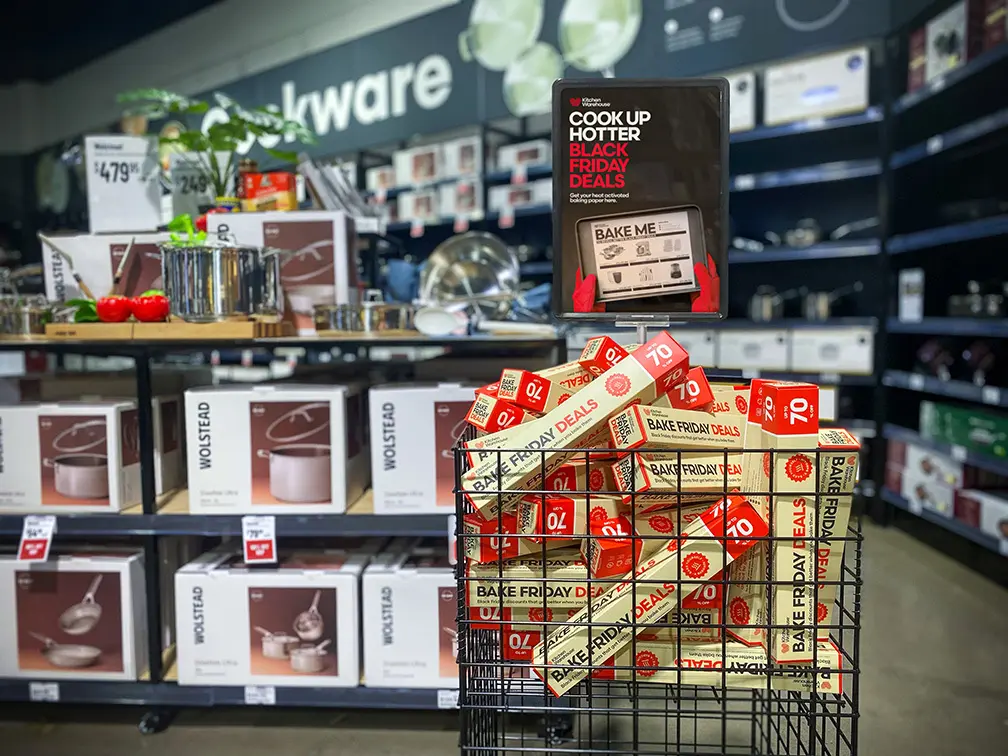 Kitchen Warehouse створила папір для запікання, що показує знижки після нагрівання