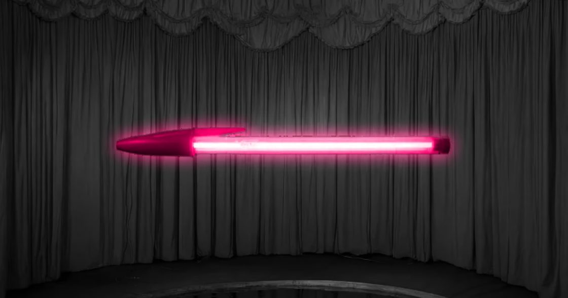 Bic випустив лампу у формі ручки Cristal до її 75-річчя