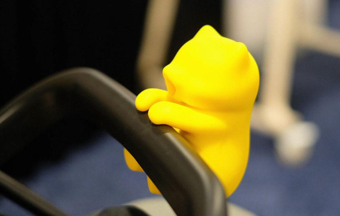 Найдивніші анонси CES 2026 — льодяник, що подає музику у мозок і живий ноутбук