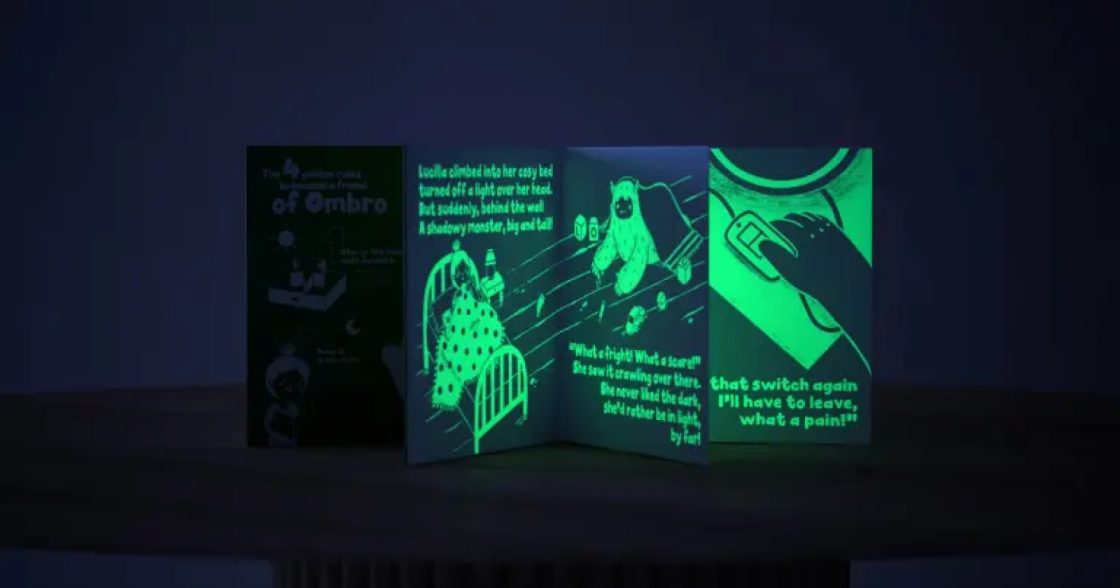 Дитячу книгу зробили видимою лише в темряві, щоб зменшити страх і споживання електроенергії
