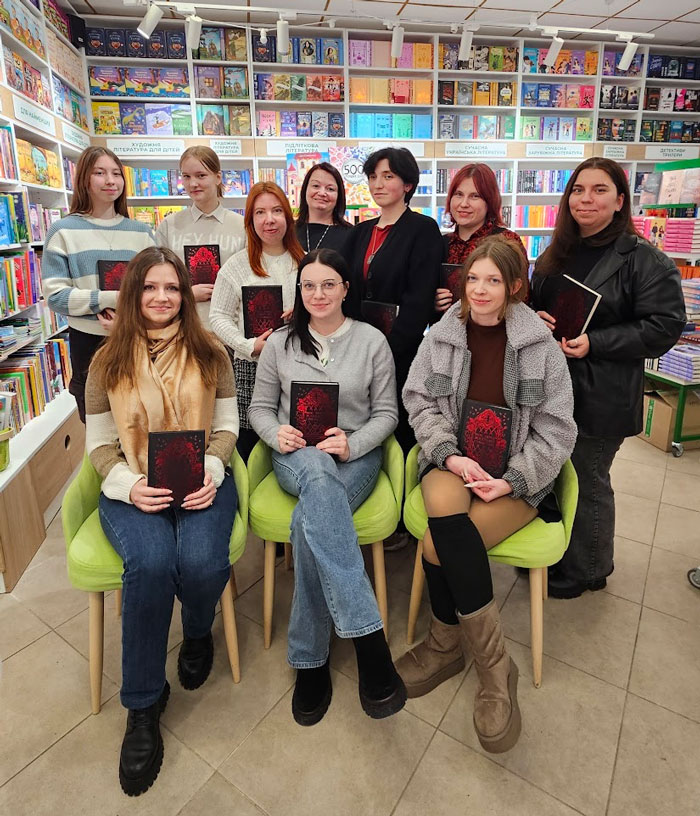 Як книжкові клуби сприяють зростанню попиту на книги й формують комʼюніті — досвід Vivat