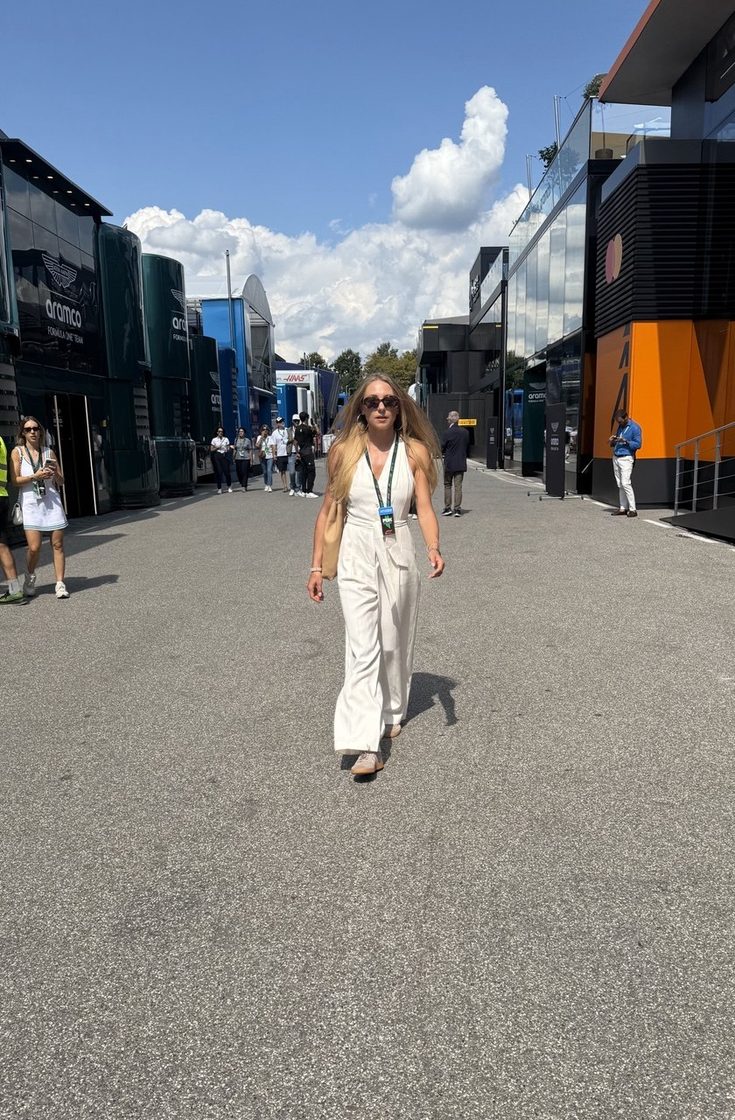 «Ми будуємо ринок одночасно з брендом»: Оксана Бризгалова, CMO Bondarev Racing — про бренд пілота і ризикові рішення